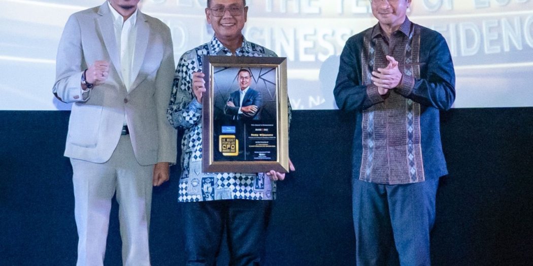 Romy Wijayanto Direktur Keuangan & Strategi Bank DKI Raih Penghargaan ...